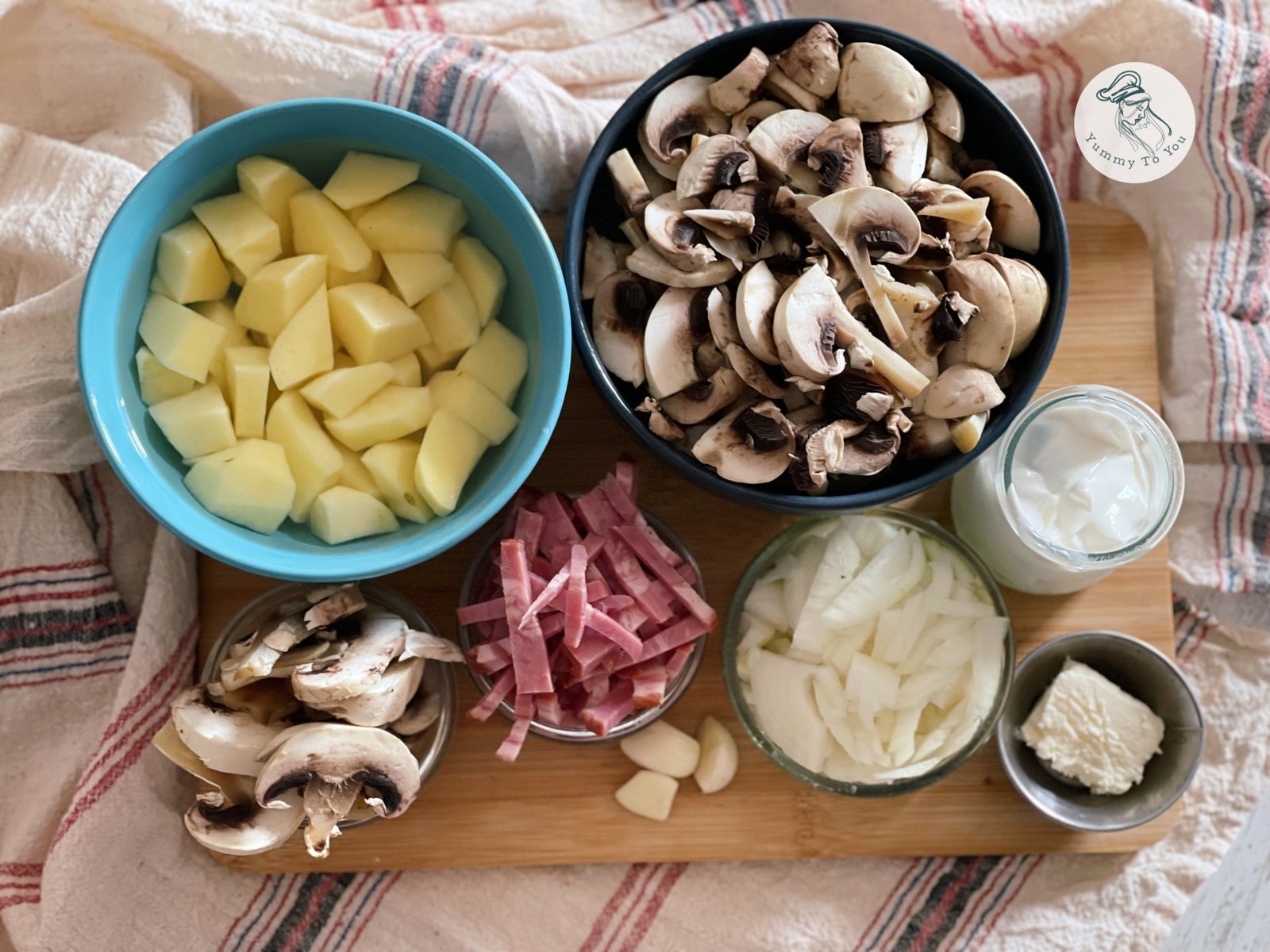 Supa cremă de ciuperci cu bacon ingrediente Supa cremă de ciuperci cu bacon ingrediente