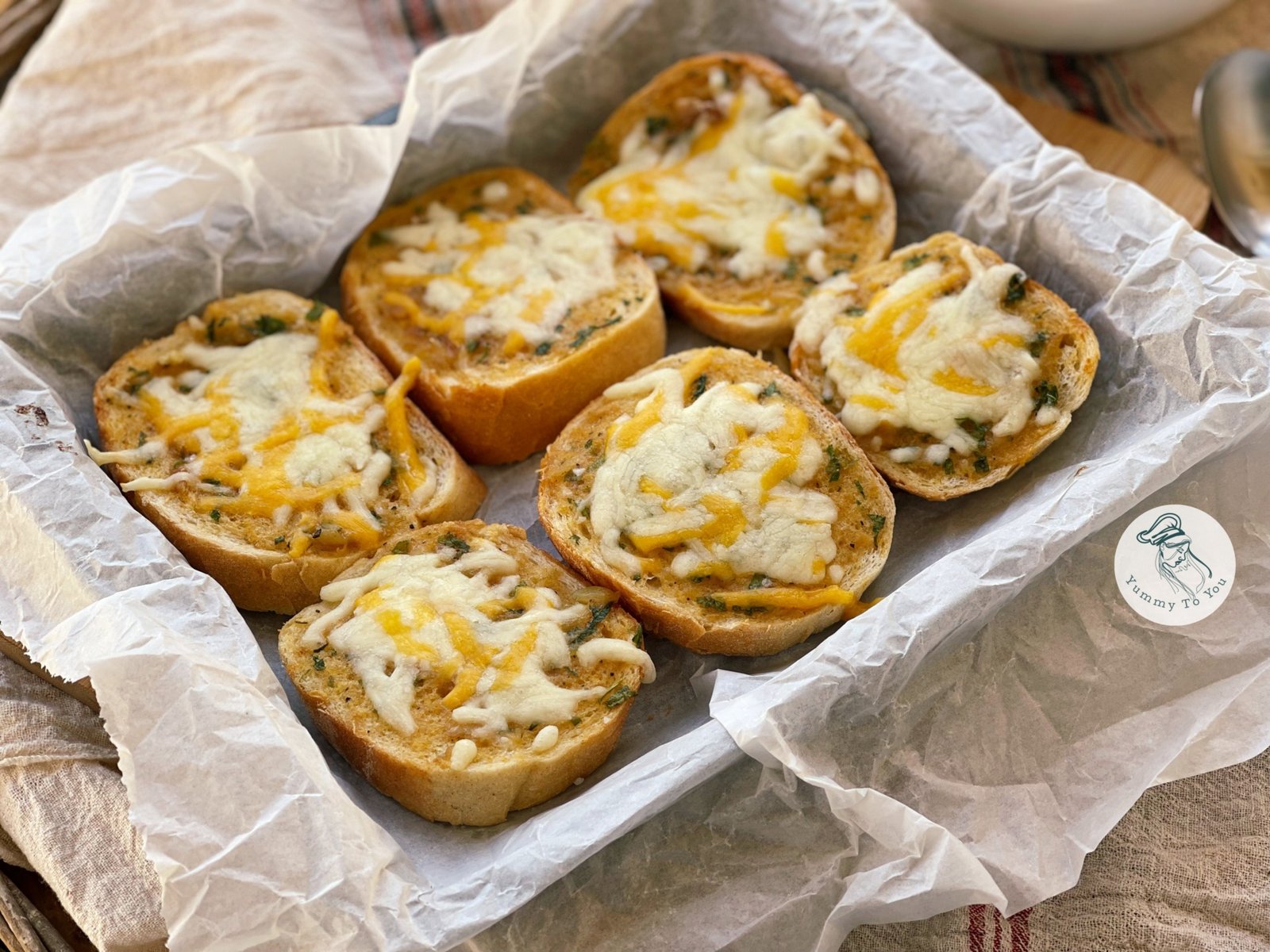 paine crocanta cu usturoi copt 2 paine crocanta cu usturoi copt 2