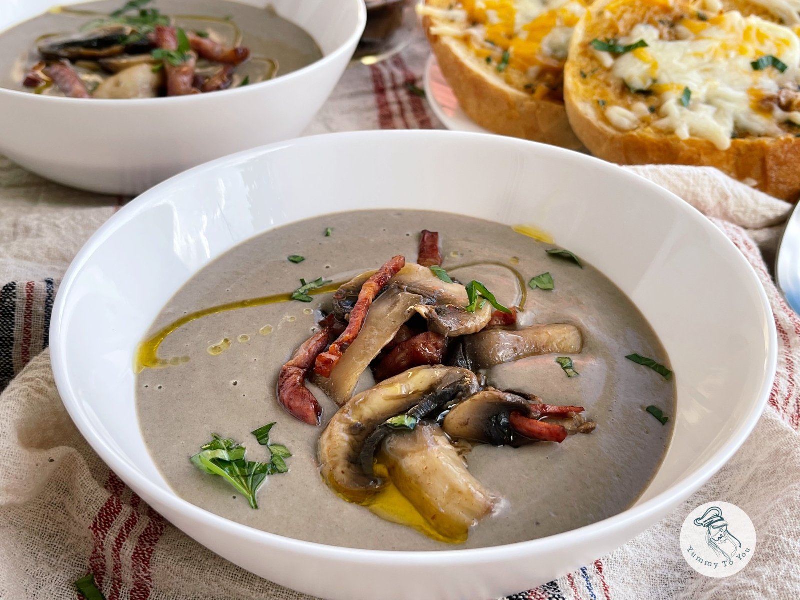Creamy Mushroom Soup with Bacon – Quick and Easy Recipe