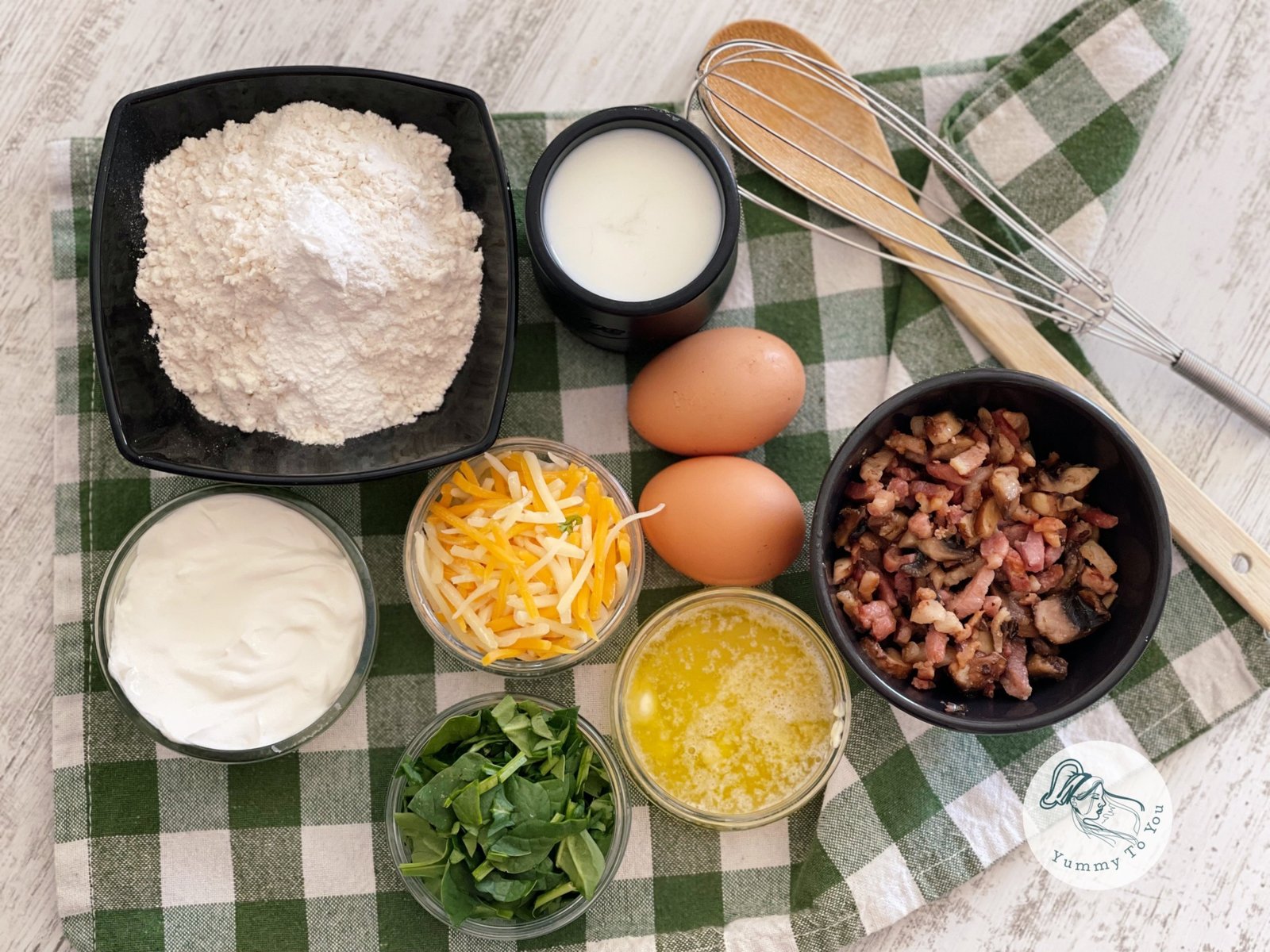 Gofre sărate cu ciuperci, bacon și spanac ingrediente