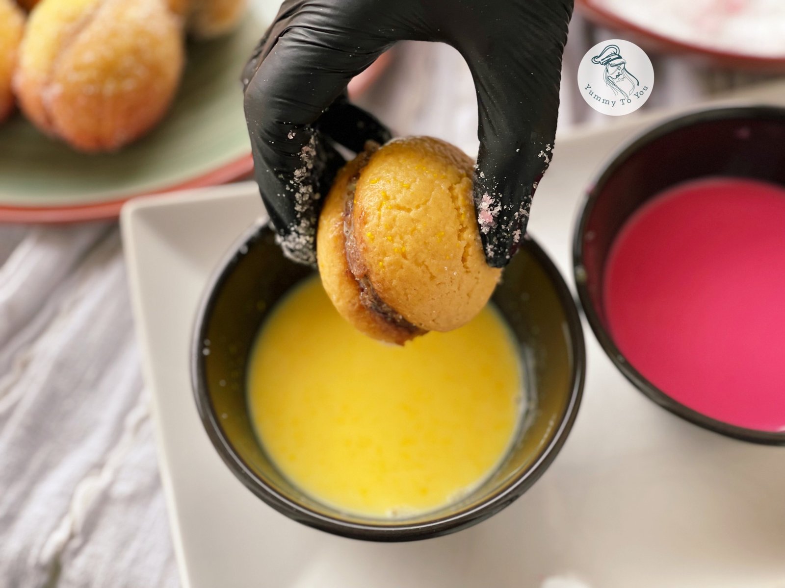 decor piersici galben