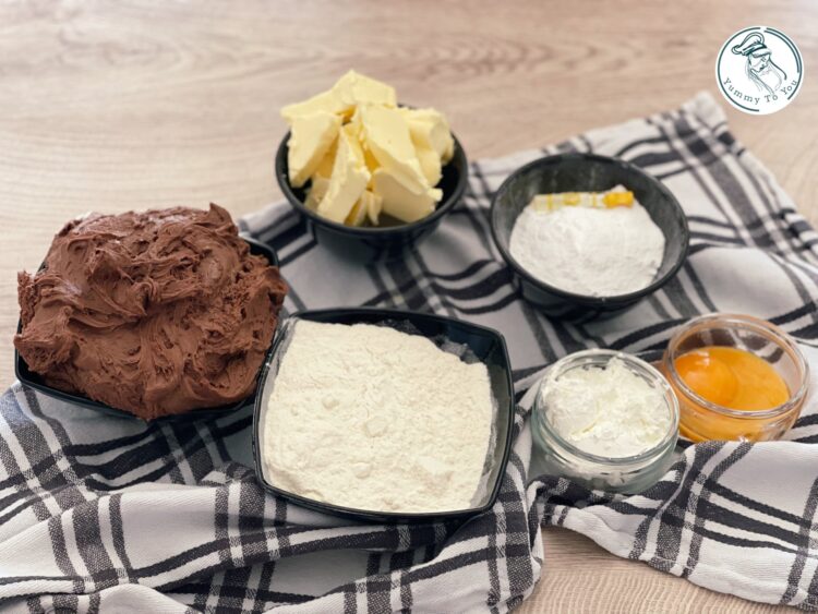 Fursecuri fragede cu unt și cremă de ciocolată ingrediente Fursecuri fragede cu unt și cremă de ciocolată ingrediente