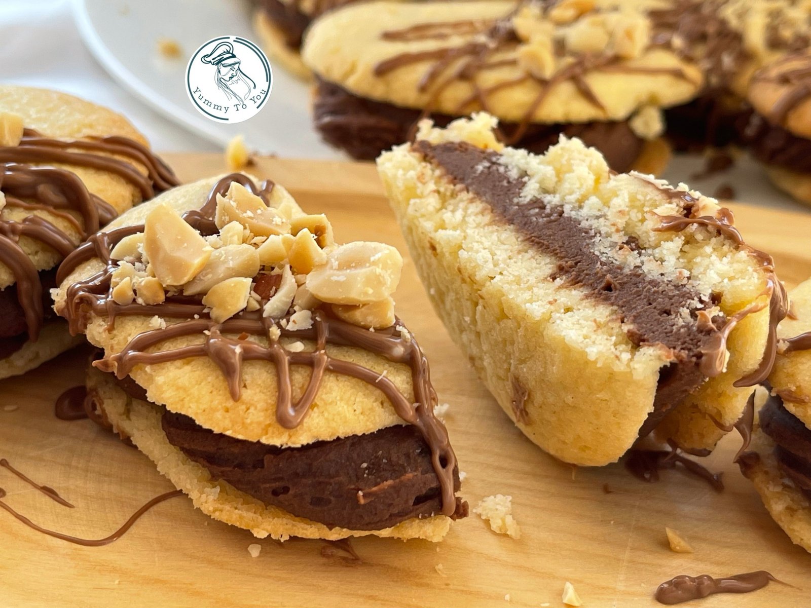 Fursecuri fragede cu unt și cremă de ciocolată sectiune