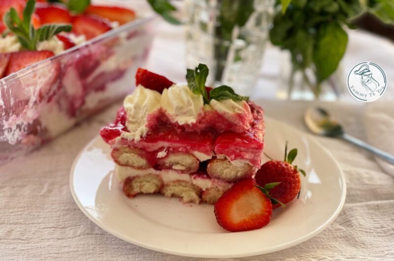 Strawberry tiramisu with mascarpone and fruit jelly