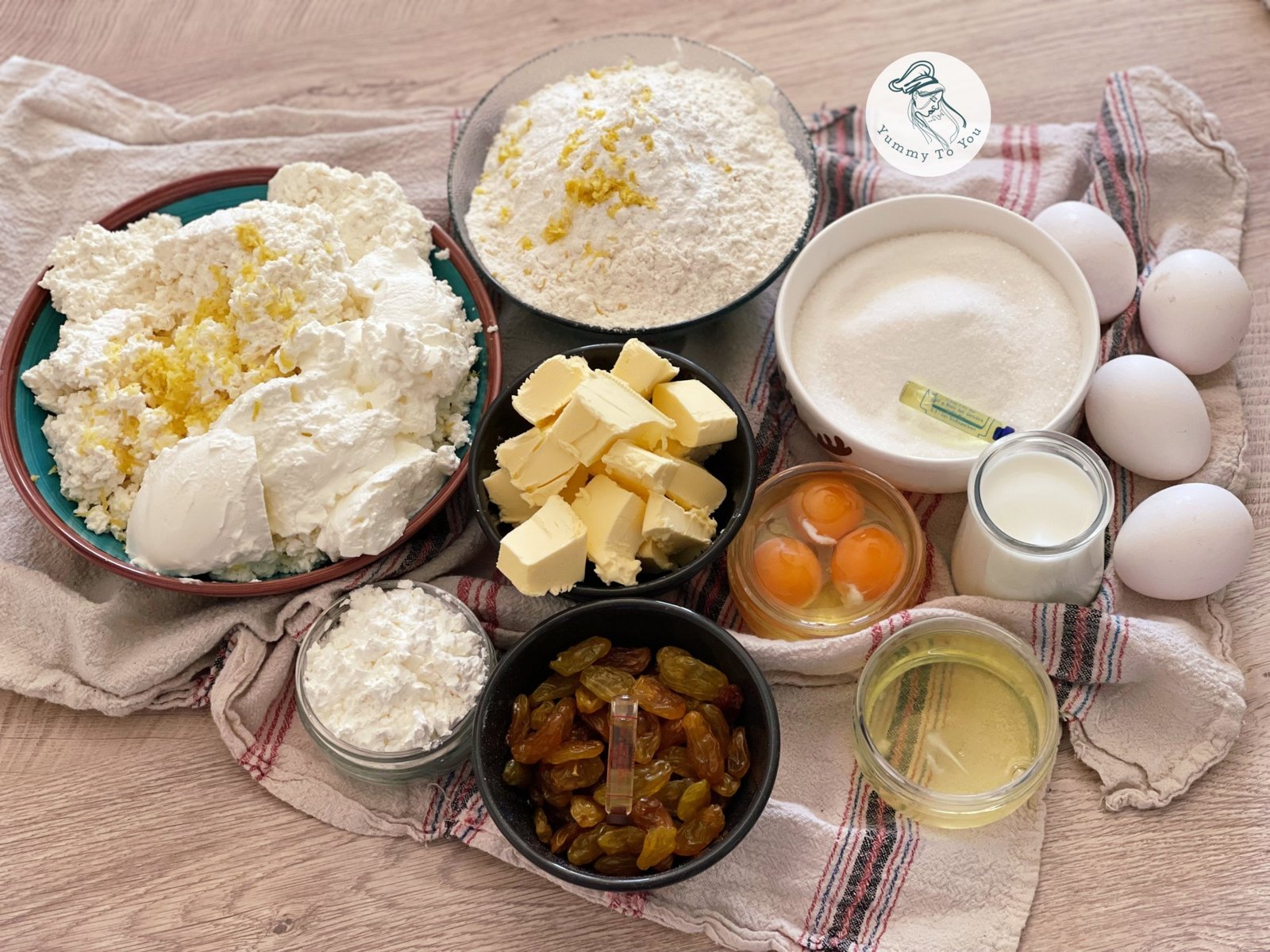 Plăcintă cu brânză dulce, smântână și aluat fraged ingrediente