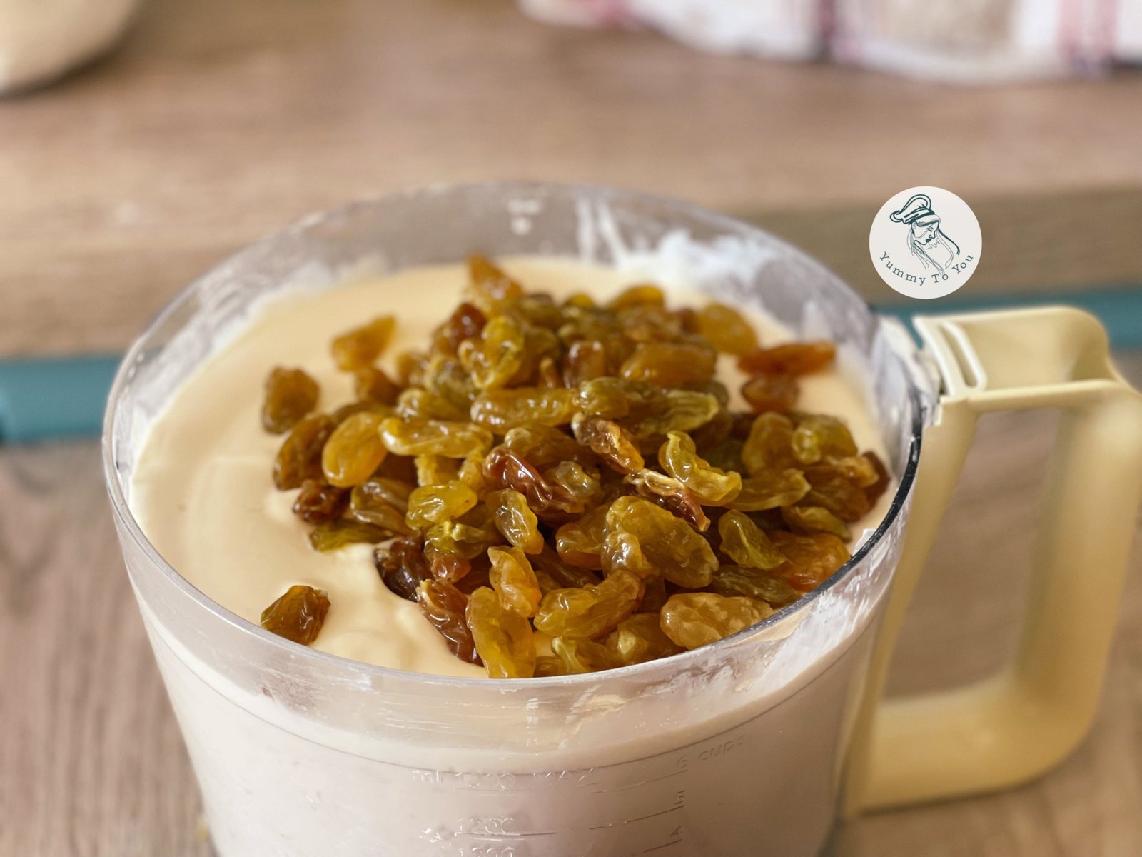 adaugare stafide in crema