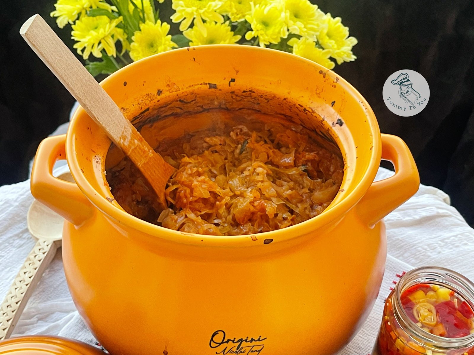 Varză murată cu orez și cârnați afumați la cuptor servire 2