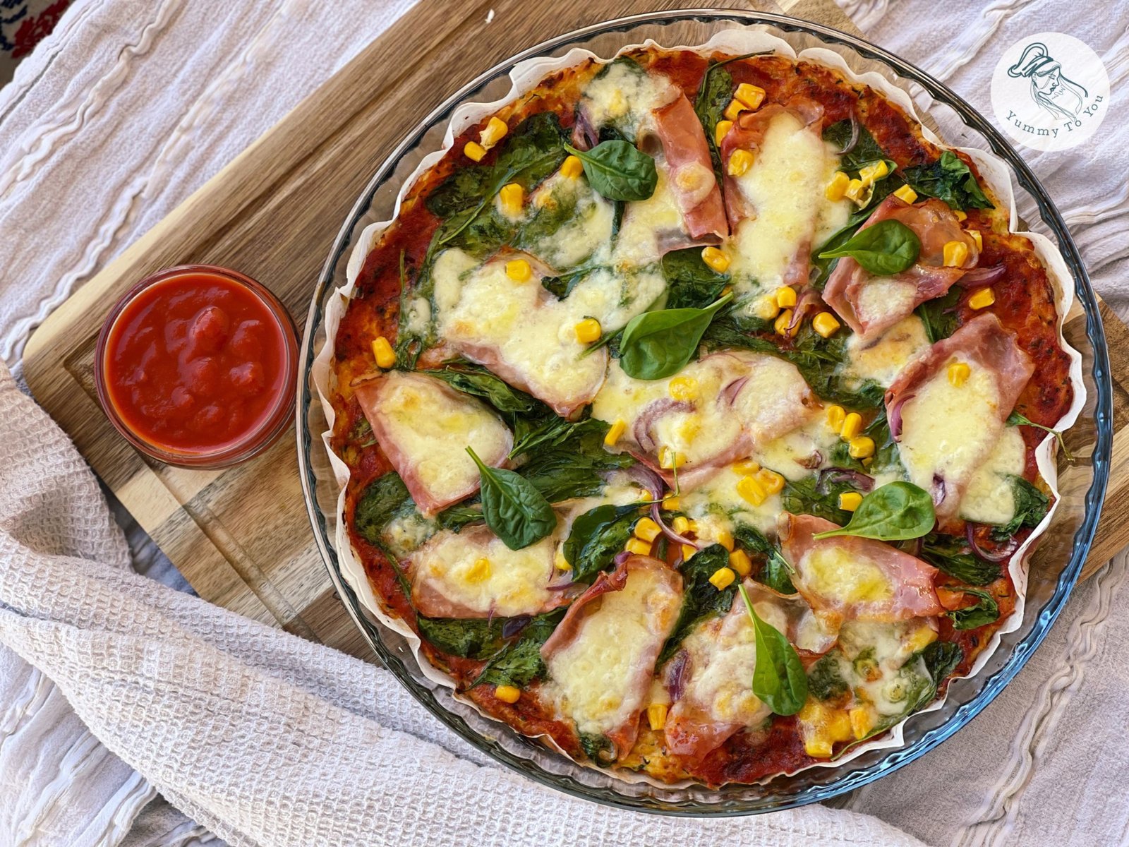Pizza cu blat de zucchini și mozzarella servire 1 Pizza cu blat de zucchini și mozzarella servire 1