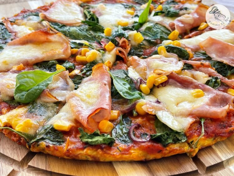 Pizza cu blat de zucchini și mozzarella servire 4 Pizza cu blat de zucchini și mozzarella servire 4