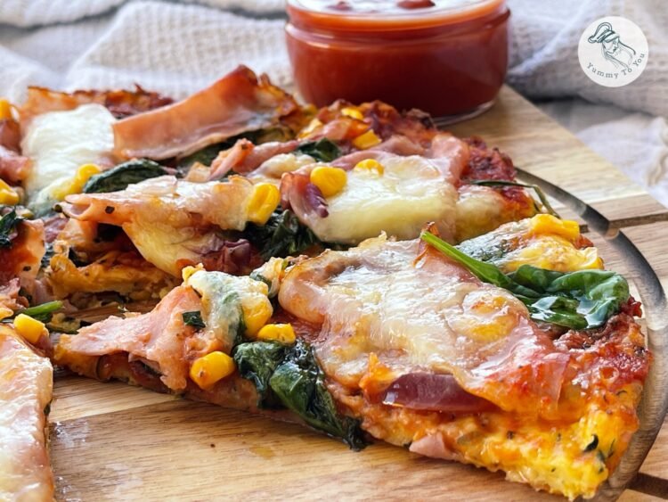 Pizza cu blat de zucchini și mozzarella servire 3 Pizza cu blat de zucchini și mozzarella servire 3