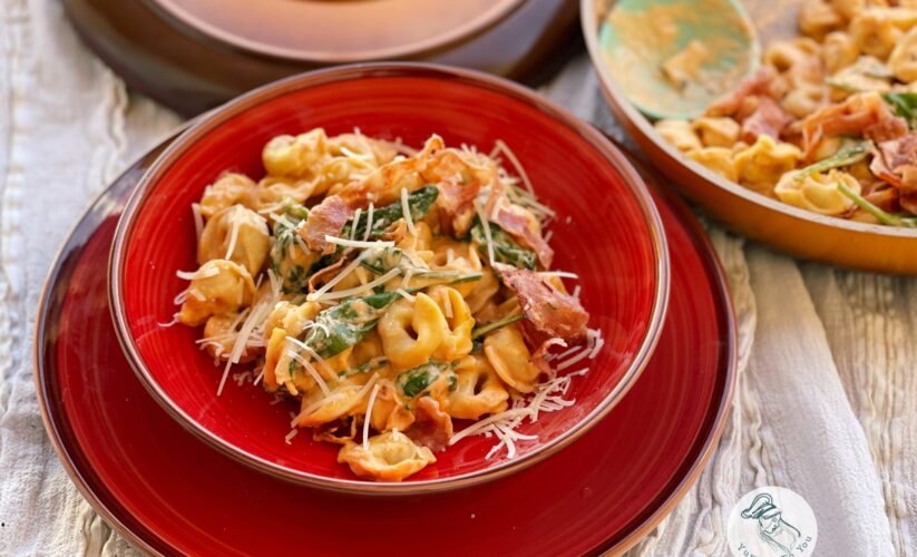 Tortellini cu spanac și sos cremos cover photo