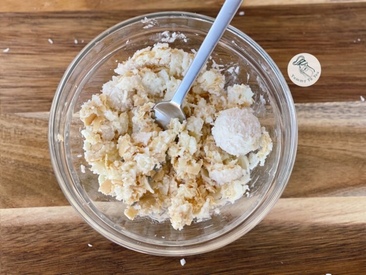 bomboane Raffaello maruntite pentru crema bomboane Raffaello maruntite pentru crema
