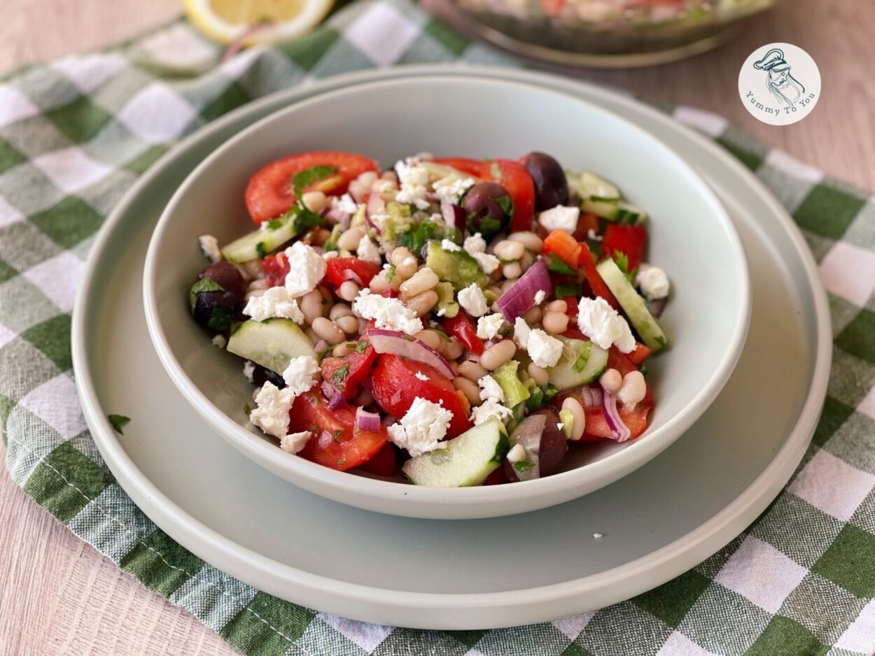 White Bean Salad with Avocado and Fresh Vegetables – A Quick and Easy Recipe