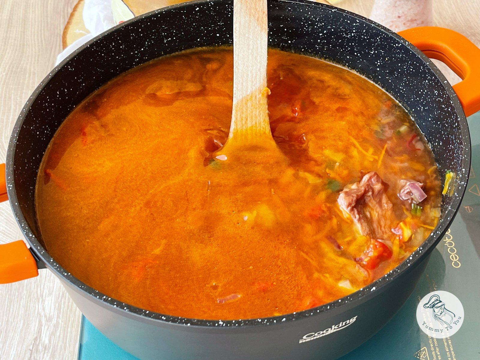 adaugare apa peste legume si costita adaugare apa peste legume si costita