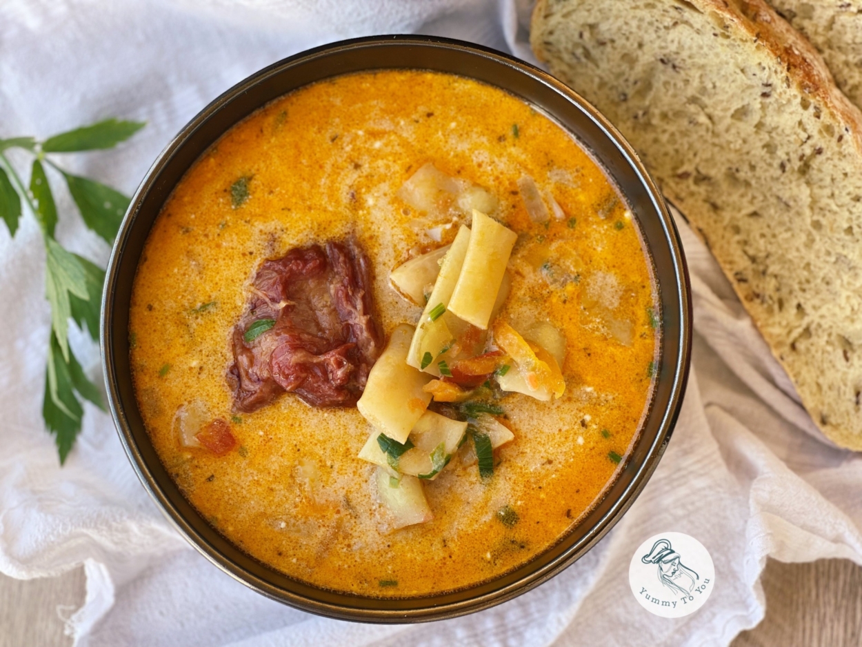 Green Bean Soup with Smoked Pork Ribs and Sour Cream – A Creamy Homemade Recipe