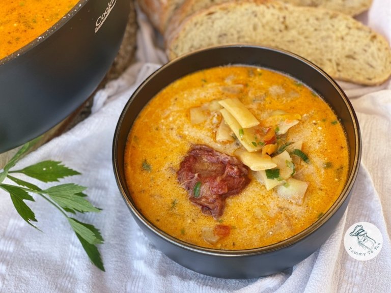 Green Bean Soup with Smoked Pork Ribs and Sour Cream