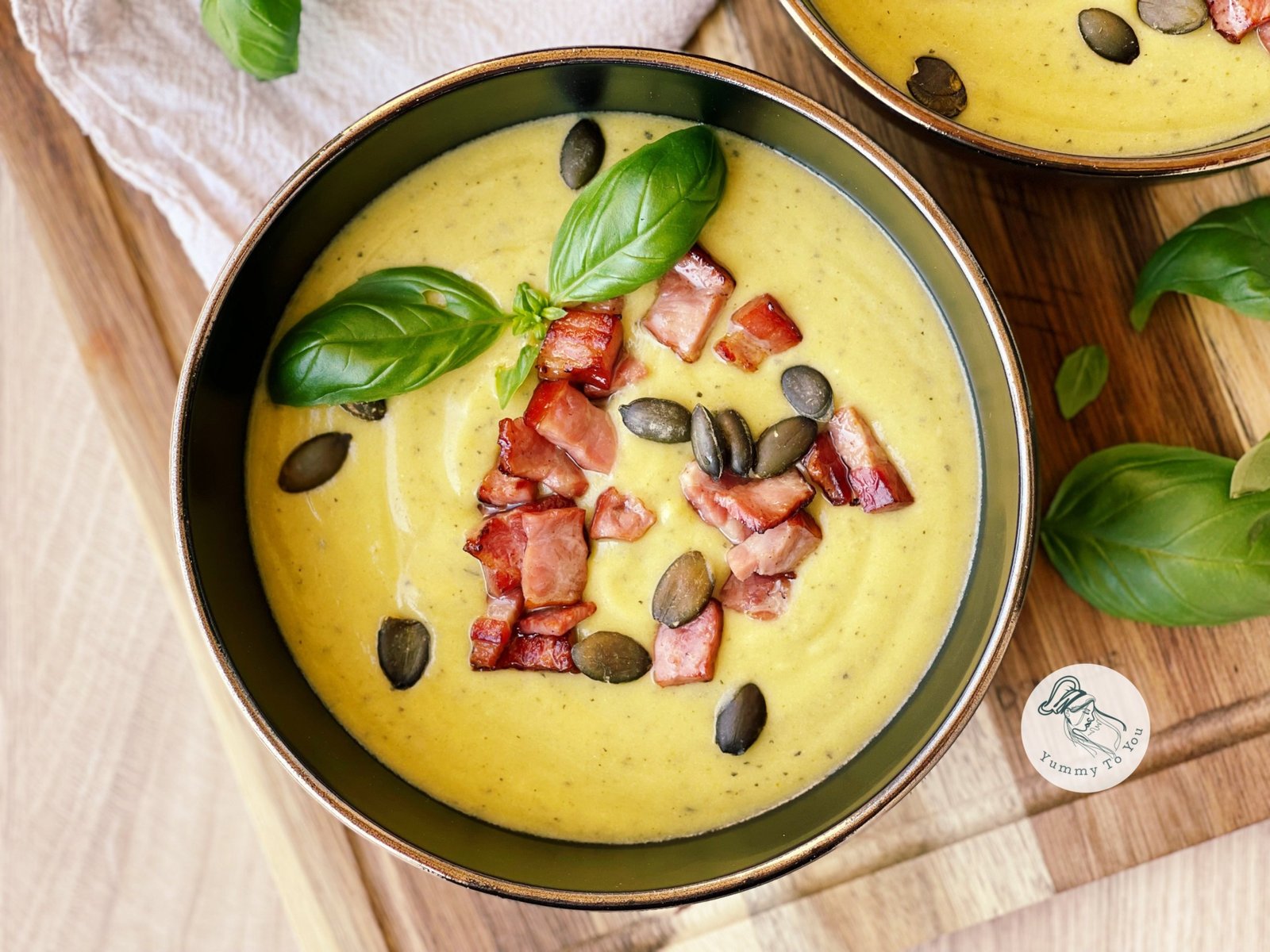 Supă cremă de dovlecei cu bacon crocant servire 4