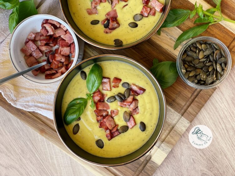 Supă cremă de dovlecei cu bacon crocant servire 5