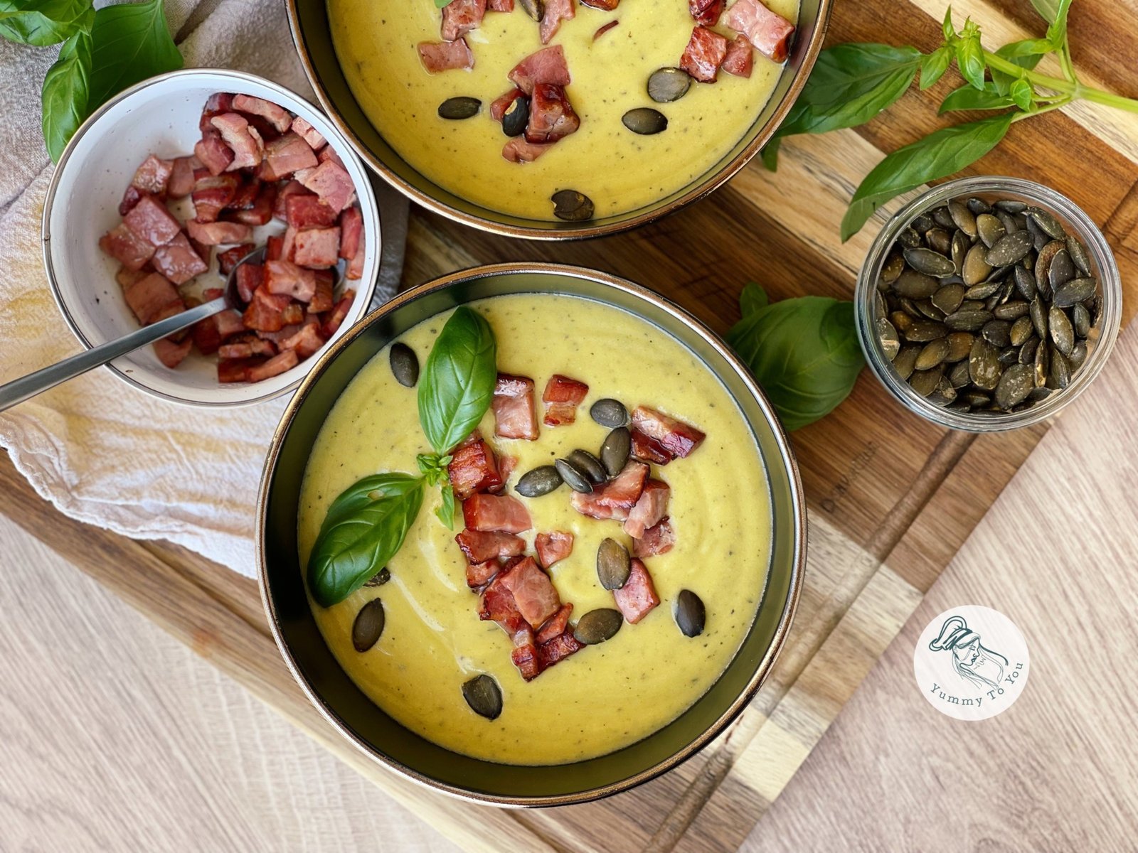 Supă cremă de dovlecei cu bacon crocant servire 5