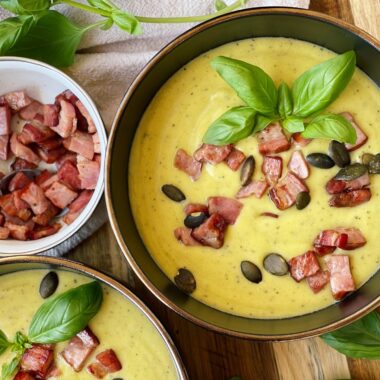 Supă cremă de dovlecei cu bacon crocant cover photo