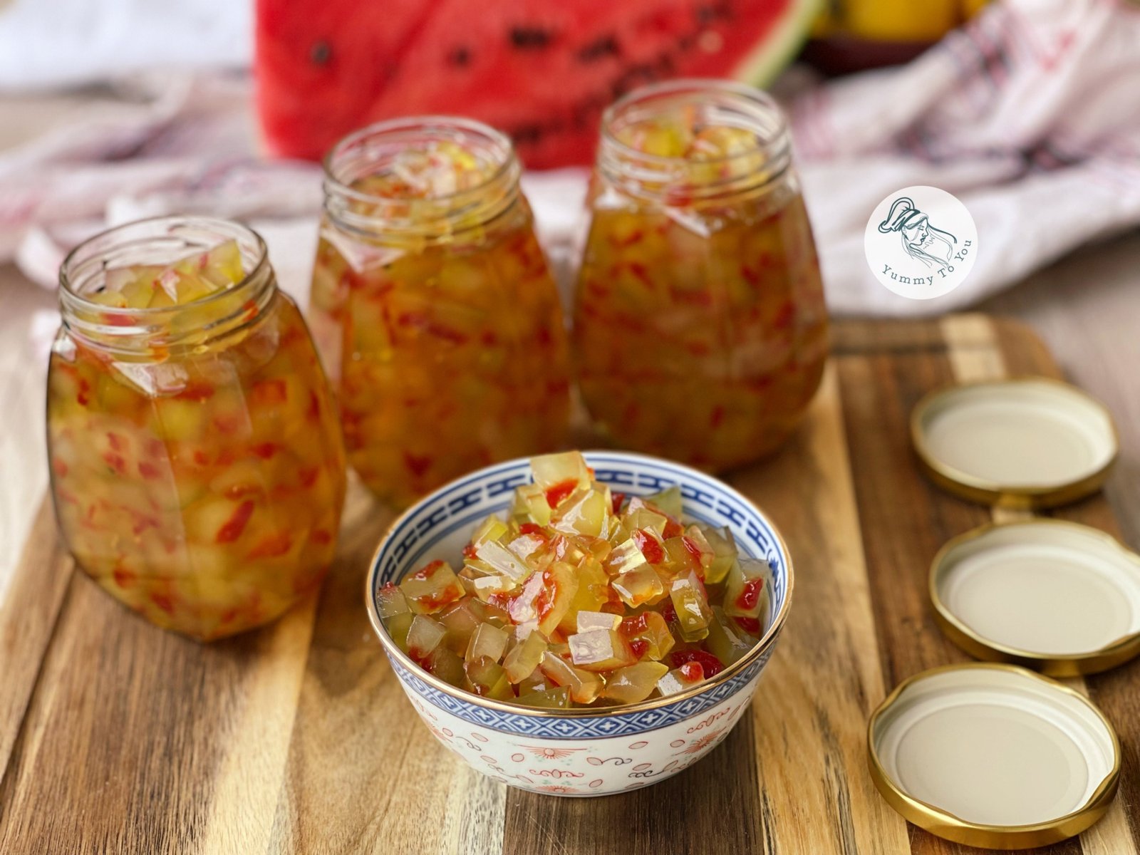 Umplere borcane cu dulceata fierbinte