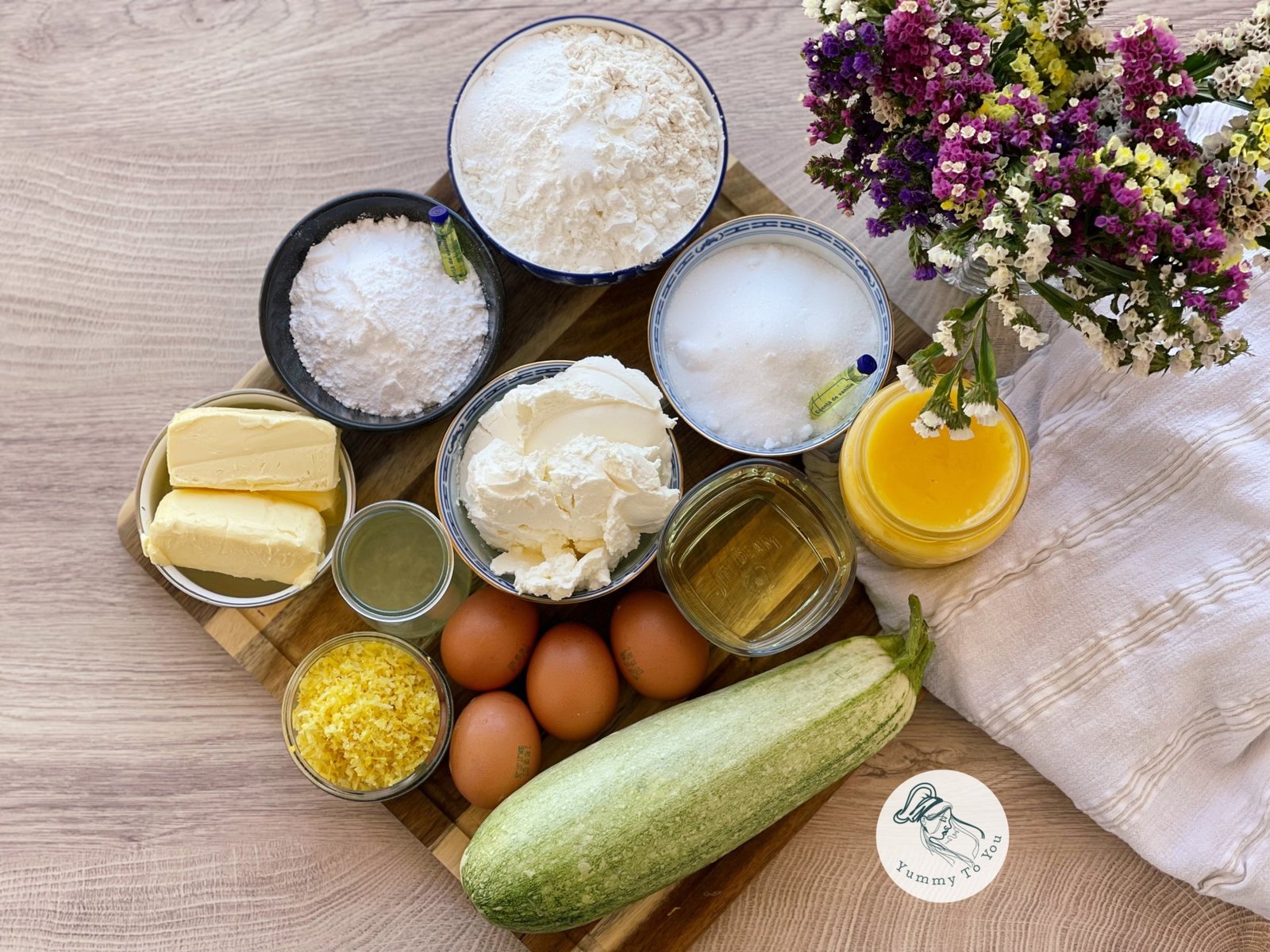 Prăjitură pufoasă cu lămâie și cremă de brânză ingrediente Prăjitură pufoasă cu lămâie și cremă de brânză ingrediente