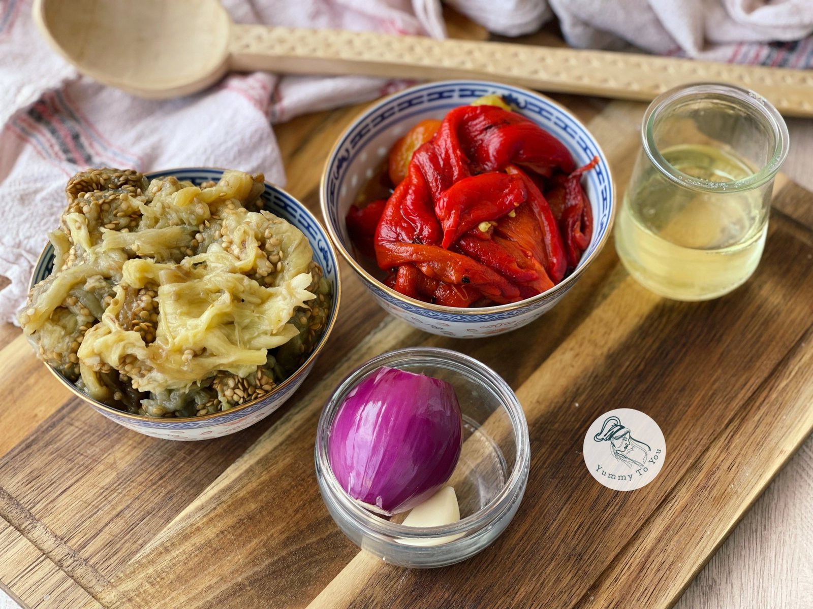 Salată de vinete cu ardei copt și usturoi  ingrediente
