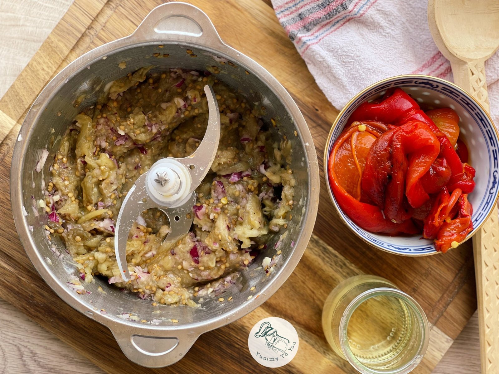 vinete si ceapa tocate pentru salata