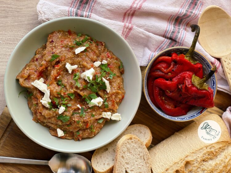 Salată de vinete cu ardei copt și usturoi  servire 1