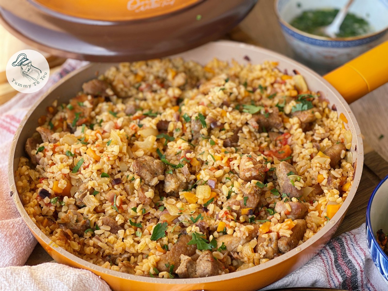 Bulgur cu carne de porc și dovlecel dupa gatire Bulgur cu carne de porc și dovlecel dupa gatire