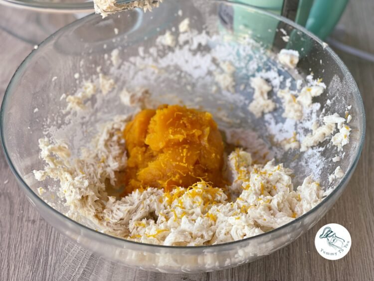 pregatire crema mascarpone cu dovleac pregatire crema mascarpone cu dovleac