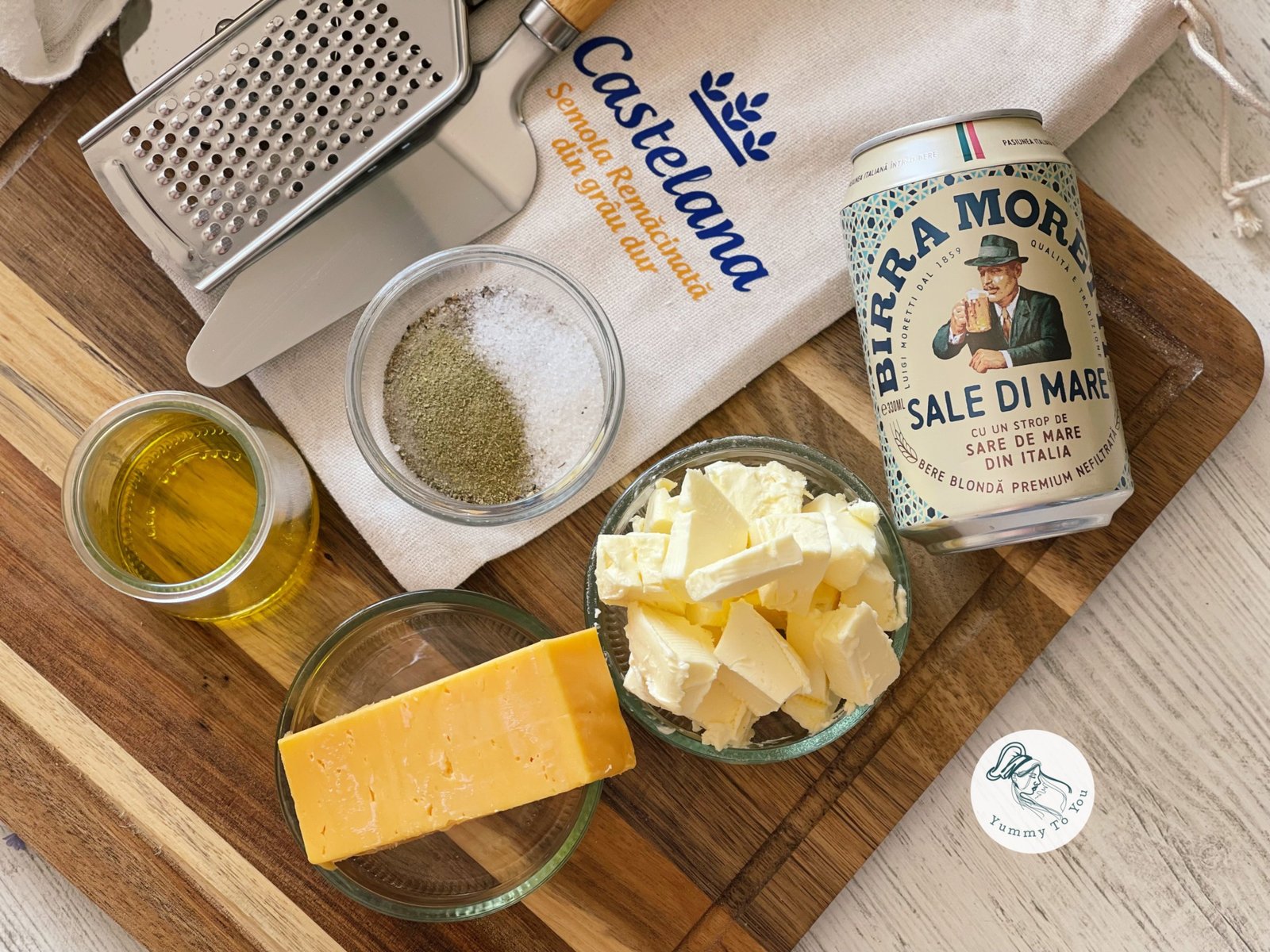 Biscuiți sărați cu cheddar, bere și rozmarin ingrediente