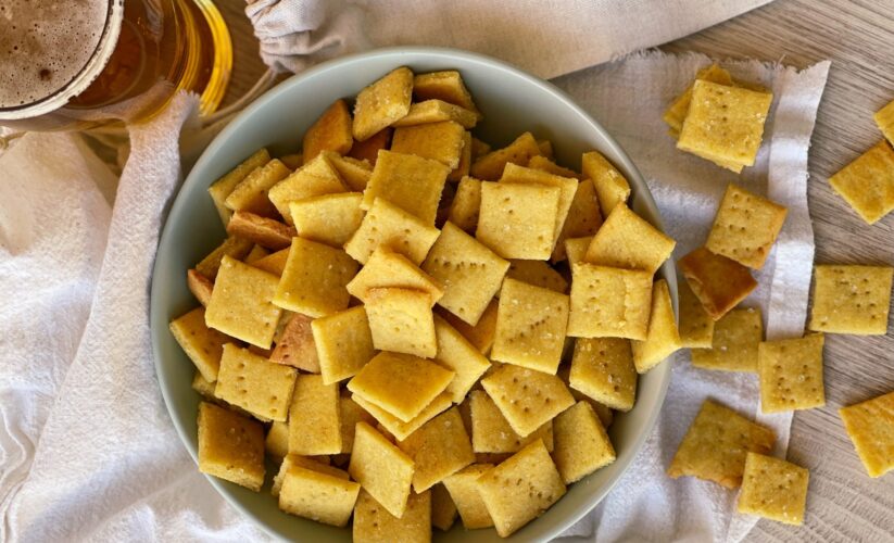 Biscuiți sărați cu cheddar, bere și rozmarin cover photo