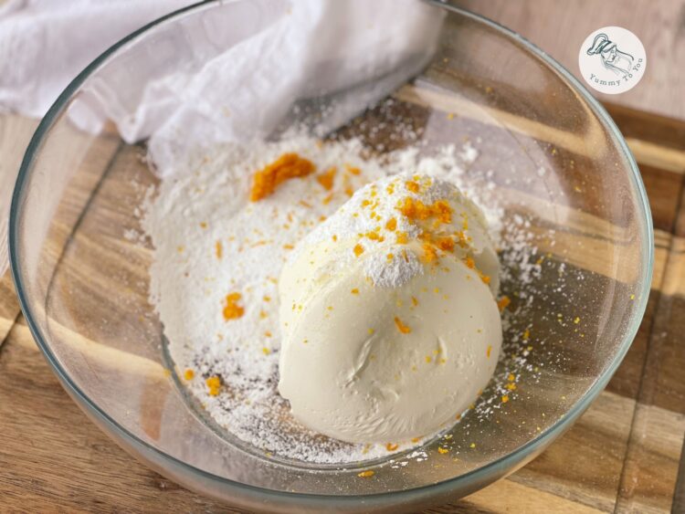 pregatire crema de branza si frisca 2 pregatire crema de branza si frisca 2