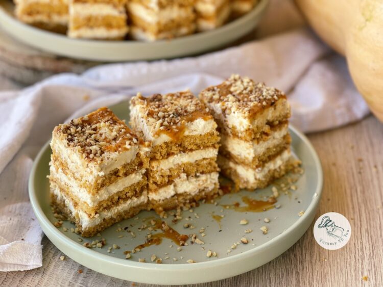 Prăjitură cu dovleac copt, nucă și caramel sărat servire 3 Prăjitură cu dovleac copt, nucă și caramel sărat servire 3