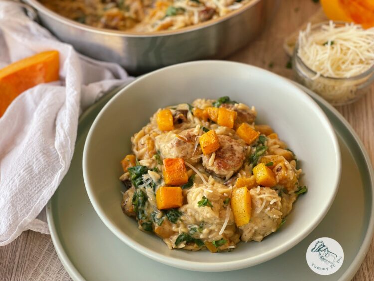 Orzo cremos cu chifteluțe de pui și dovleac servire 3 Orzo cremos cu chifteluțe de pui și dovleac servire 3